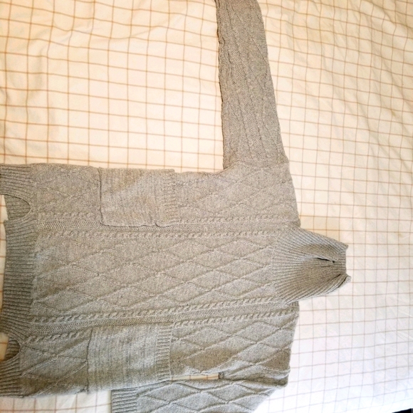 Gray turtle neck sweater (Used in great condition) - Picture 5 of 5